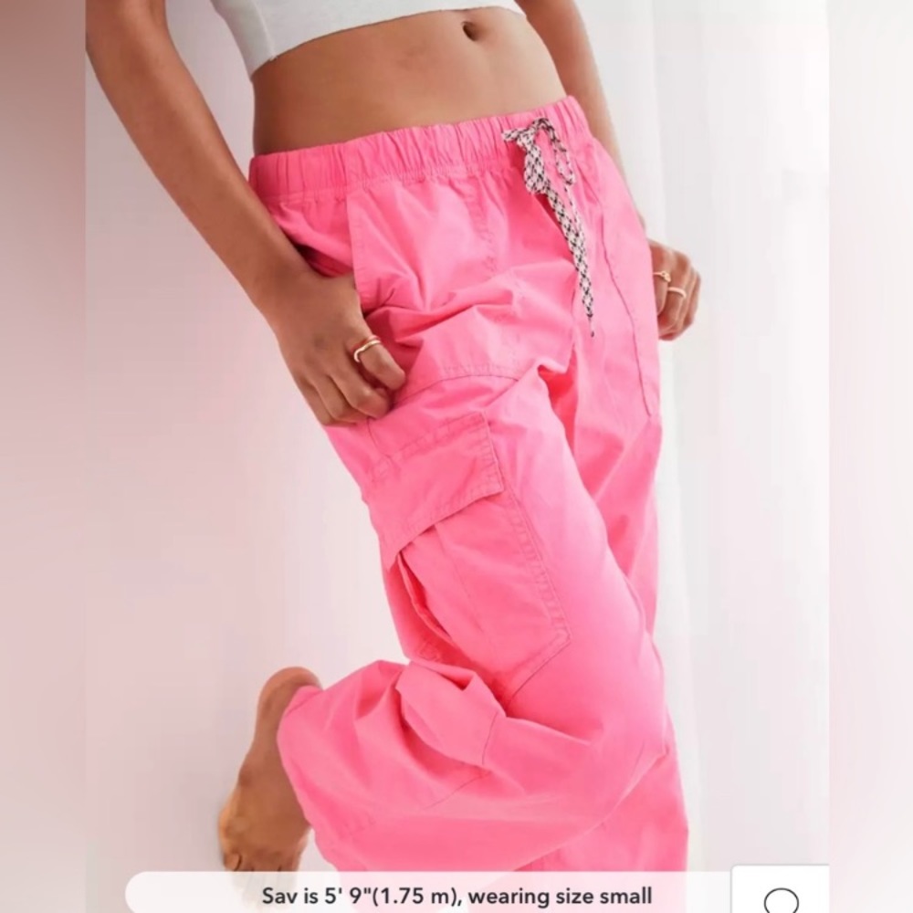 IN SEARCH OF … aerie women’s cargo skater pant pink small